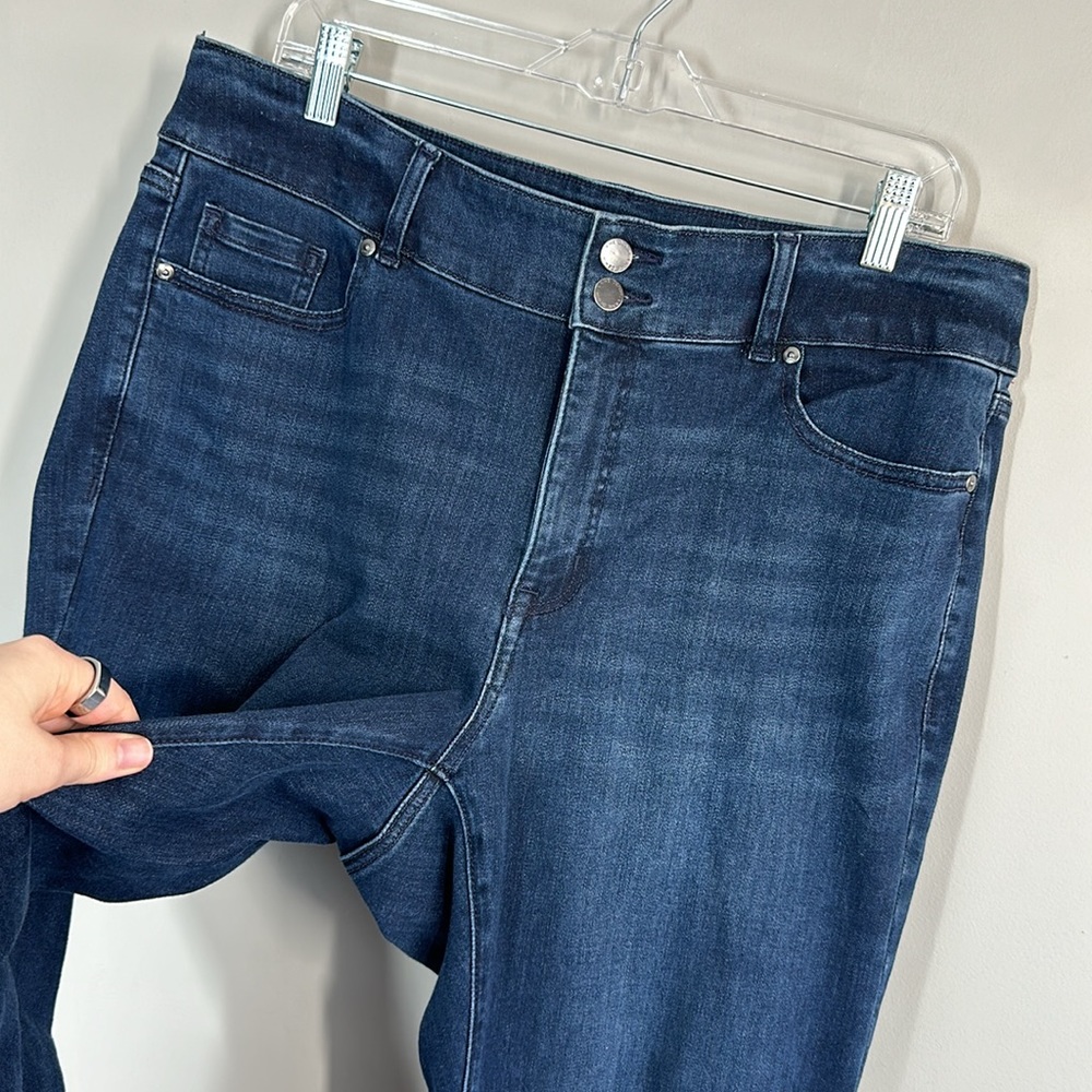 Lane Bryant Flexmagic High Rise Straight Jeans Size 16 - Picture 7 of 12